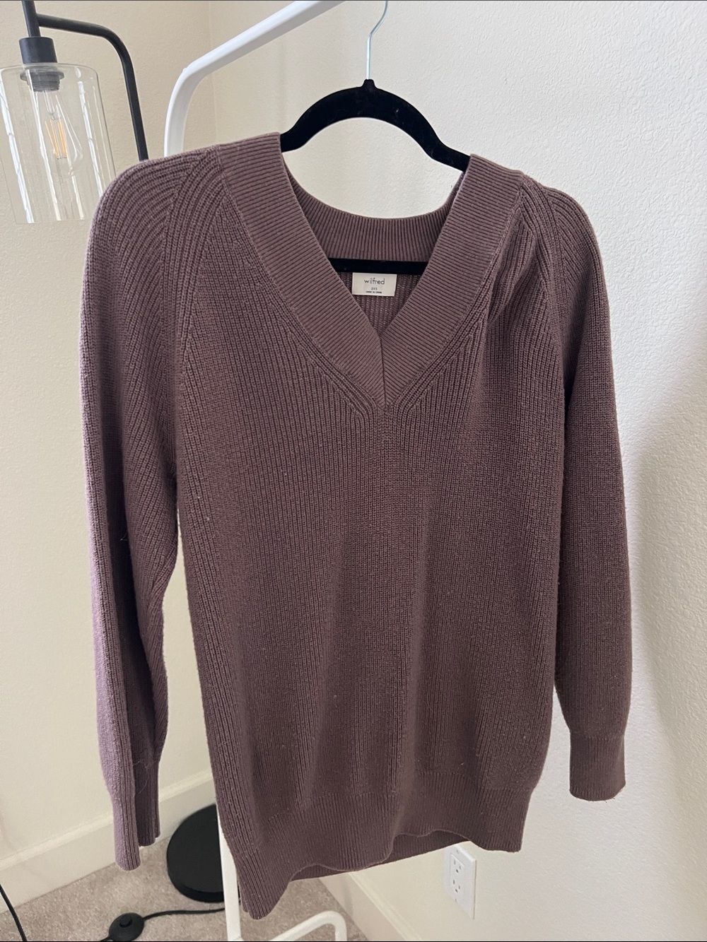 Aritzia V-Neck Longsleeve Sweater